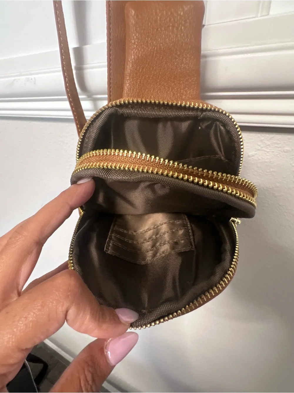INCAT Un Jour de Karo Brown Faux Sling Bag Crossbody